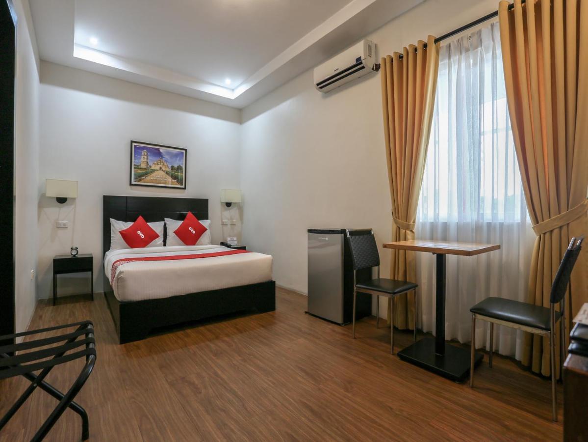 Capital O 642 The Junction Tagaytay Hotell Tagaytay City Exteriör bild