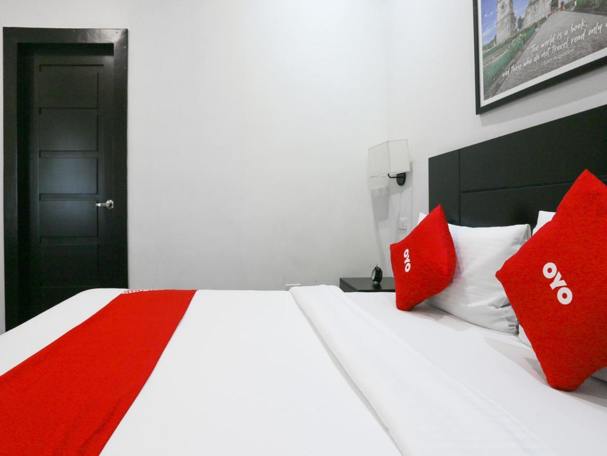 Capital O 642 The Junction Tagaytay Hotell Tagaytay City Exteriör bild