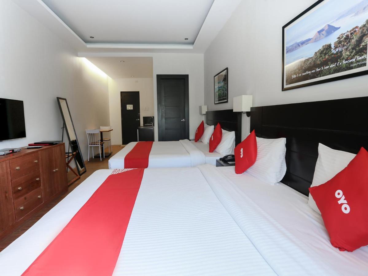Capital O 642 The Junction Tagaytay Hotell Tagaytay City Exteriör bild