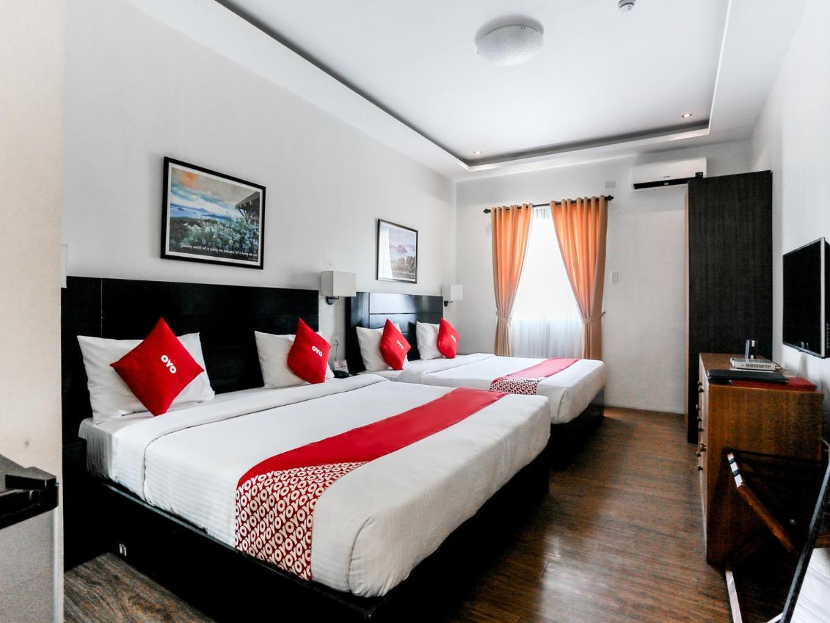Capital O 642 The Junction Tagaytay Hotell Tagaytay City Exteriör bild