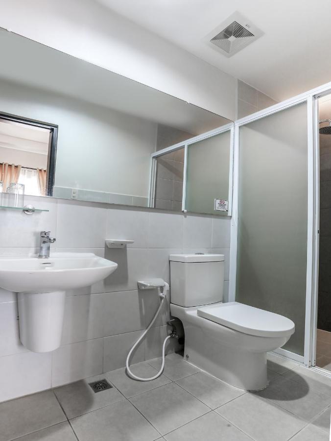 Capital O 642 The Junction Tagaytay Hotell Tagaytay City Exteriör bild