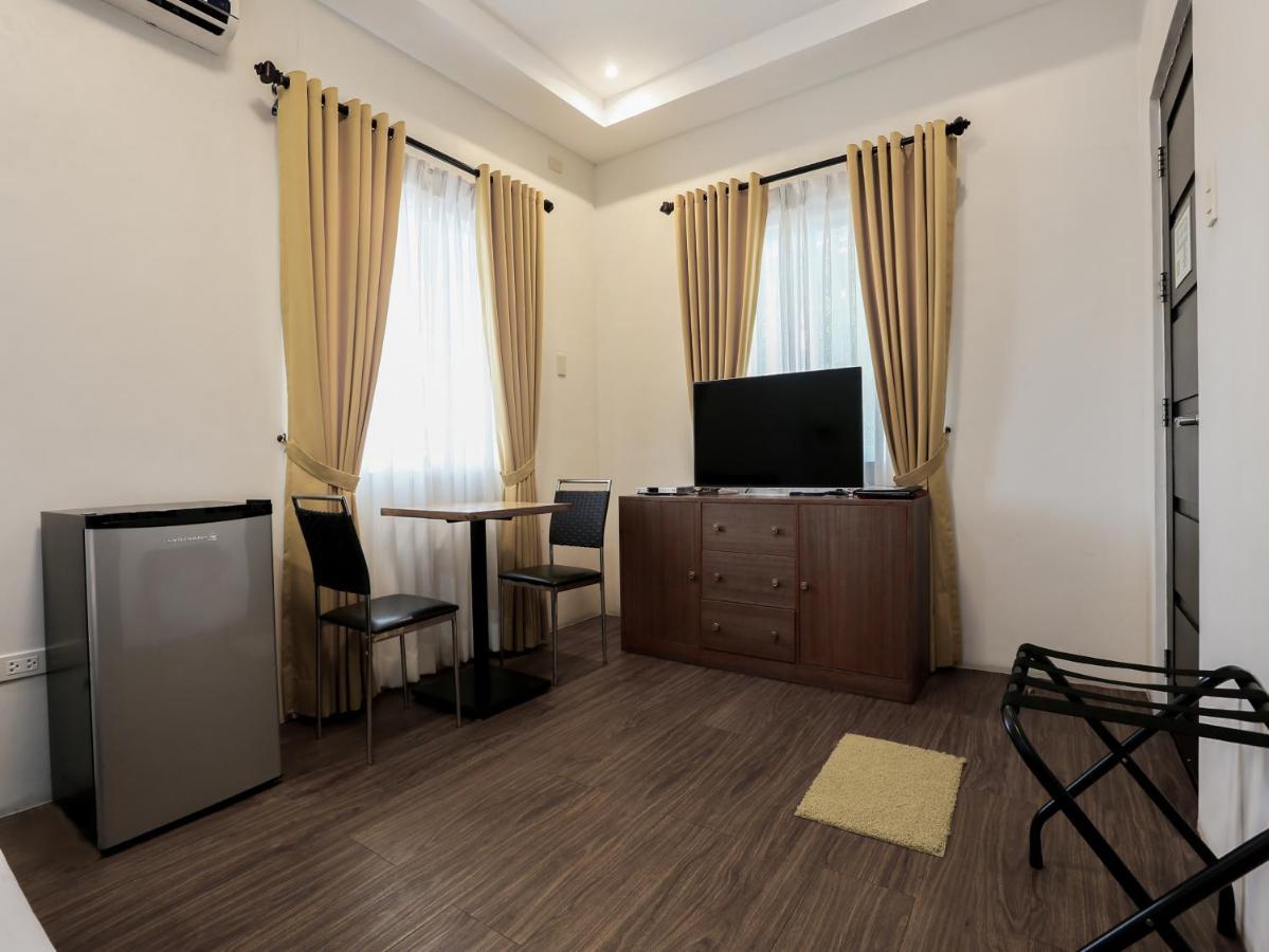 Capital O 642 The Junction Tagaytay Hotell Tagaytay City Exteriör bild