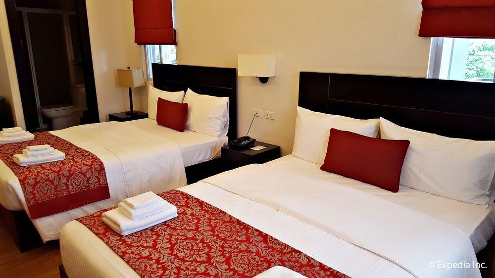 Capital O 642 The Junction Tagaytay Hotell Tagaytay City Exteriör bild