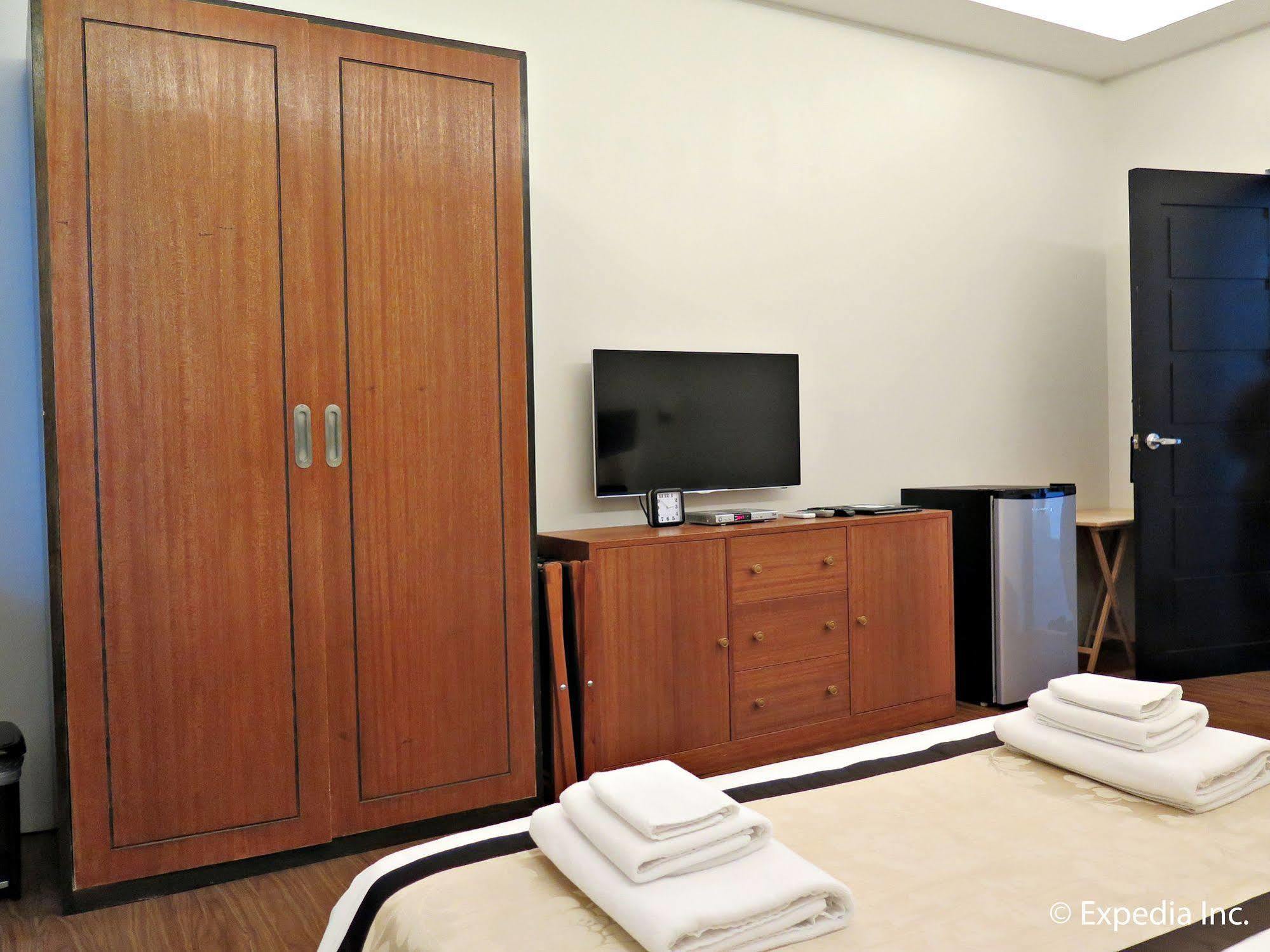 Capital O 642 The Junction Tagaytay Hotell Tagaytay City Exteriör bild