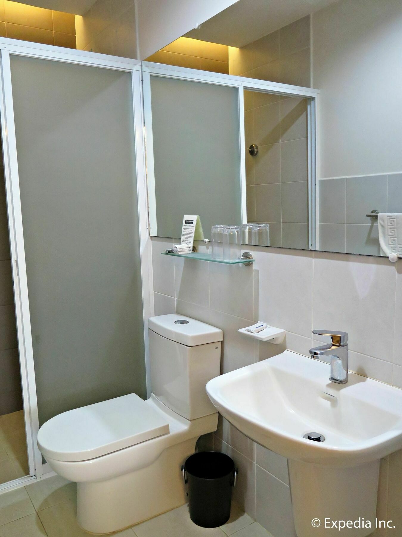 Capital O 642 The Junction Tagaytay Hotell Tagaytay City Exteriör bild